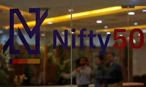 Nifty gives up intra-day gains in late sell-off
