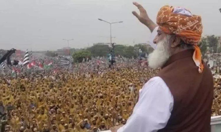 Pakistan: JUI-F chief’s convoy attacked