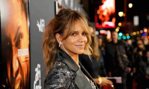 Halle Berry rings in New Year with sexy lace bodysuit