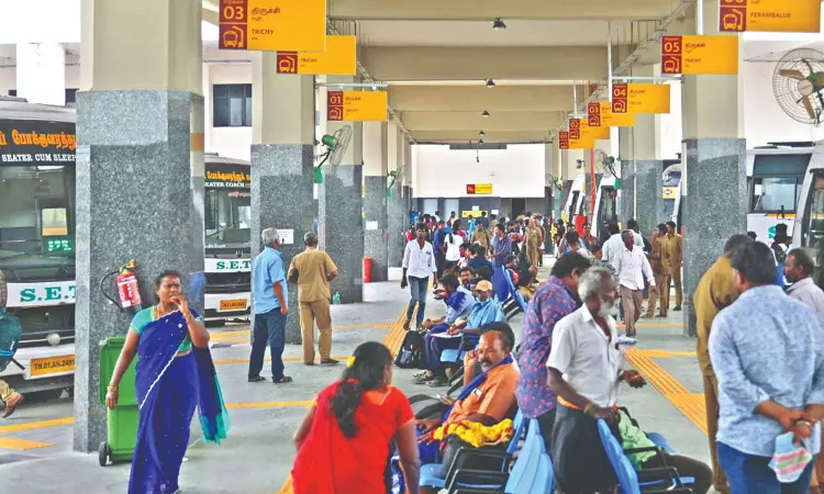Hopping link buses, hours-long journey, rue passengers