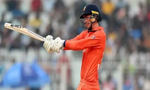 Scott Edwards called in as replacement for Joe Clarke by Melbourne Renegades Scott Edwards called in as replacement for Joe Clarke by Melbourne Renegades