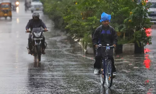 Chennai receives mild showers, other districts to receive heavy rain this weekend
