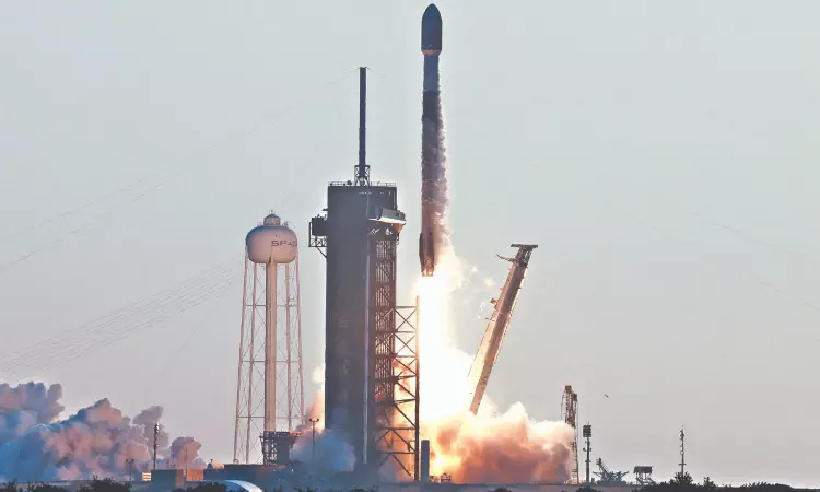 SpaceX’s 1st satellite set can hook up mobile anywhere on Earth