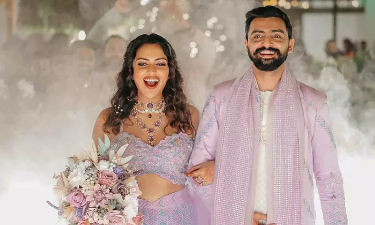 Amala announces pregnancy with Jagat Desai; flaunts baby bump