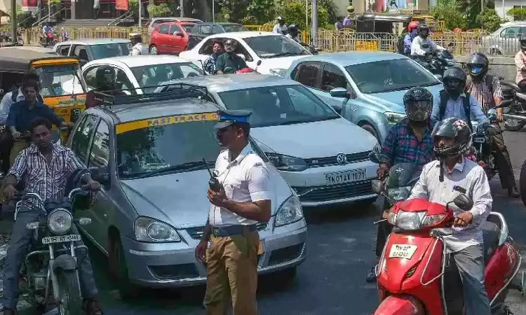 Traffic on the Chennai-Tiruchy National Highway