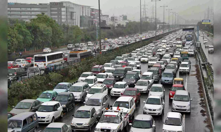 Traffic affected near India Gate due to R-Day parade rehearsal Traffic affected near India Gate due to R-Day parade rehearsal