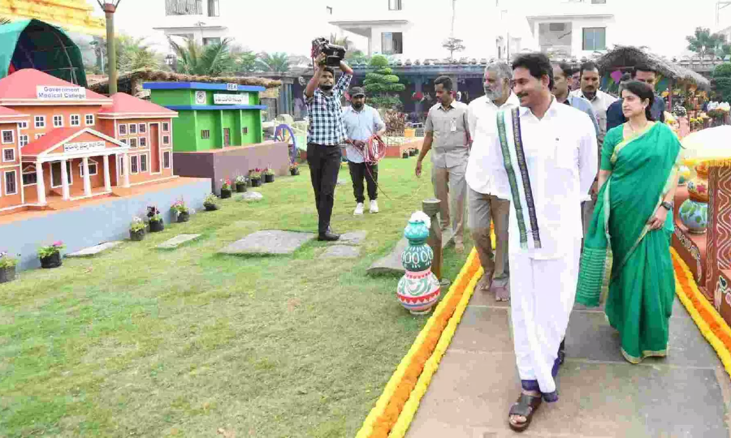 Andhra CM participates in Sankranti festivities