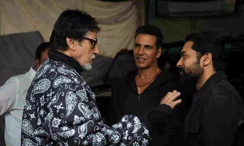 Amitabh Bachchan reveals he underwent hand surgery