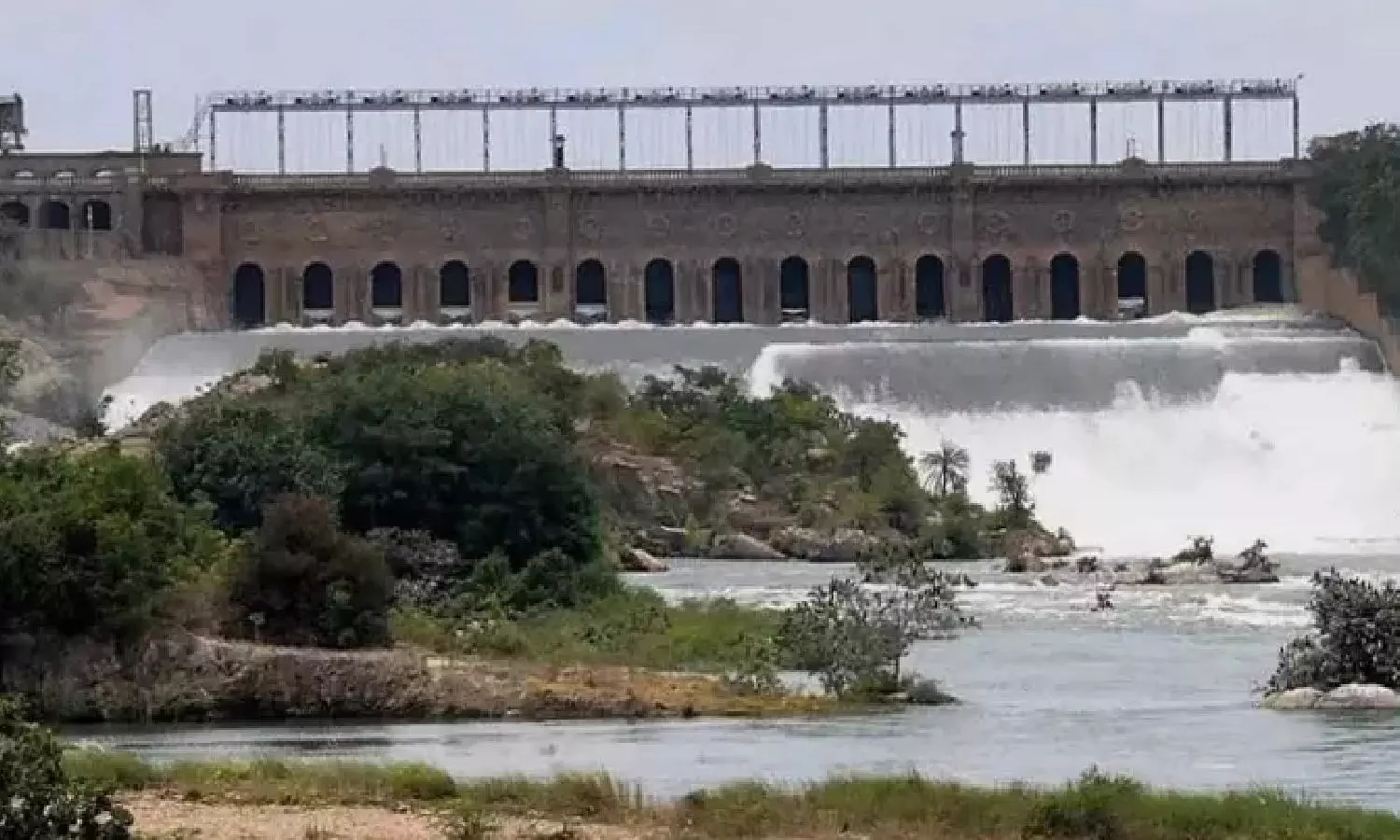 Tamil Nadu govts bid to seek external aid for Cauvery project awaits Central nod