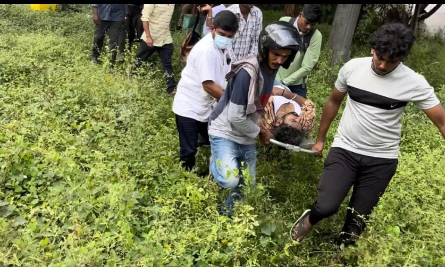 Man injured after falling from Kathipara flyover