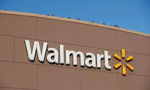 Walmart to raise annual wages for US store managers