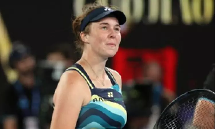 Australian Open: Noskova moves into quarterfinals after Svitolina retires