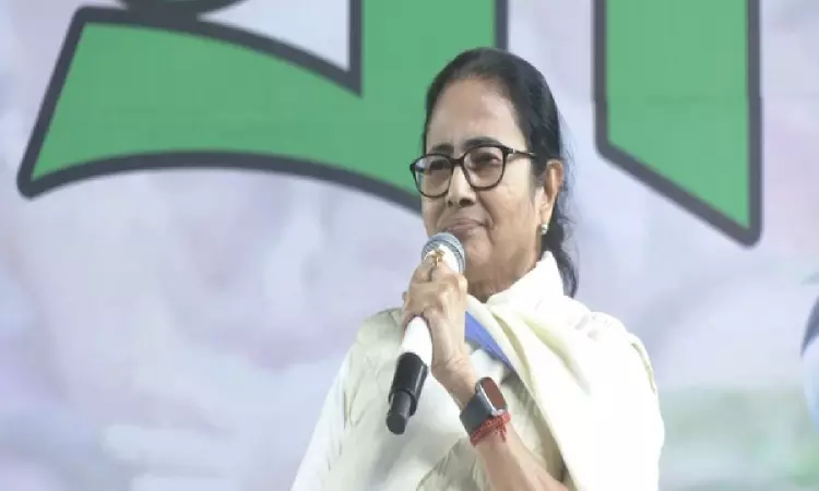 Mamata transfers funds to 21 lakh unpaid MGNREGA workers in Bengal Mamata transfers funds to 21 lakh unpaid MGNREGA workers in Bengal