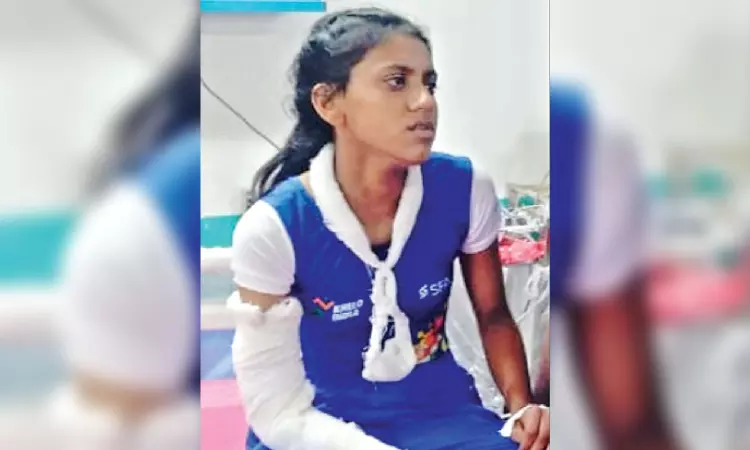 Telangana teen participant of Mallar Kambam slips off rope, suffers hand fracture