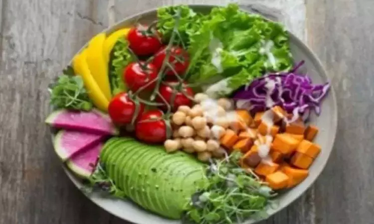 Why eating lettuce, salads bad for health in space?