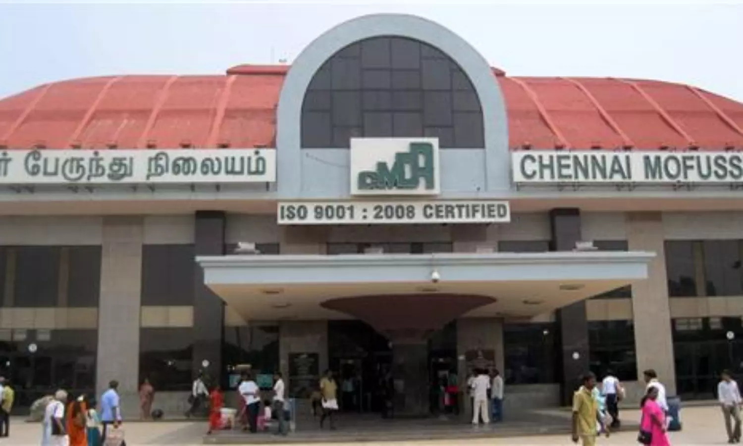 Passengers left high & dry at Koyambedu Omni Bus terminus after CMDA officials prevented boarding