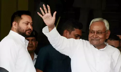 Nitish ends cabinet meet in 15 minutes, maintains cold stance against RJD