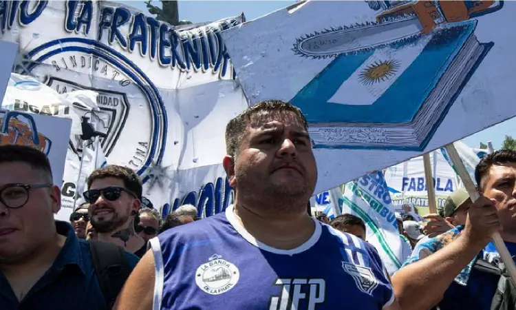 Argentinian crisis: Union strike hurdle for economic reforms Argentinian crisis: Union strike hurdle for economic reforms