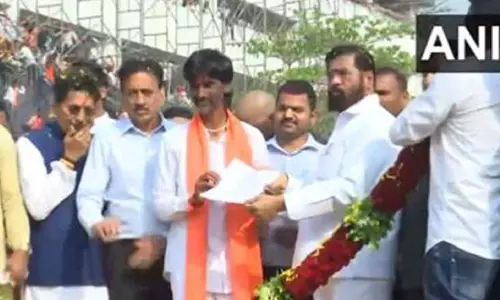 Manoj Jarange Patil ends fast as Maharashtra government accepts all demands