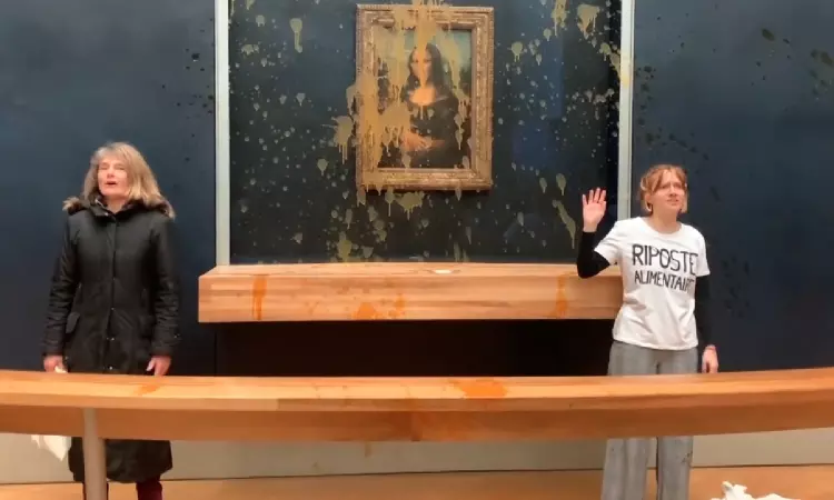 French farmers aim to put Paris ‘under siege’ in tractor protest. Activists hurl soup at ‘Mona Lisa’