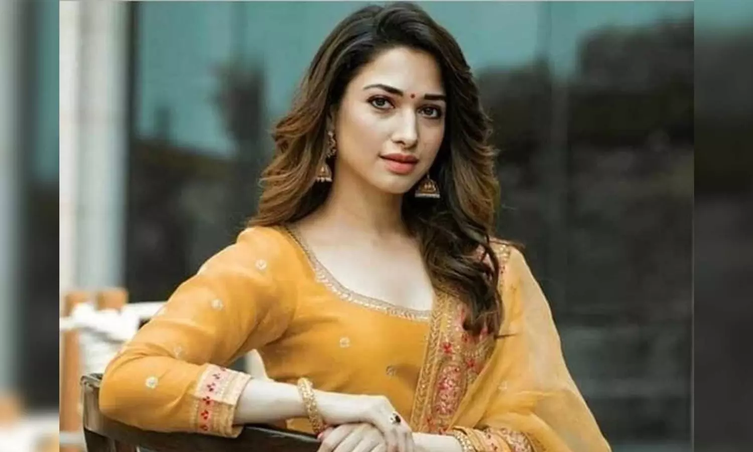 Tamannaah Bhatia unveils intriguing trailer of Aranmanai 4