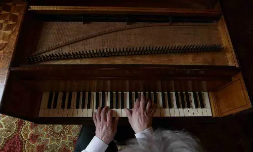Playing musical instrument linked with sharper brain in later life, study finds