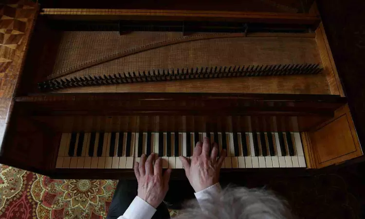 Playing musical instrument linked with sharper brain in later life, study finds