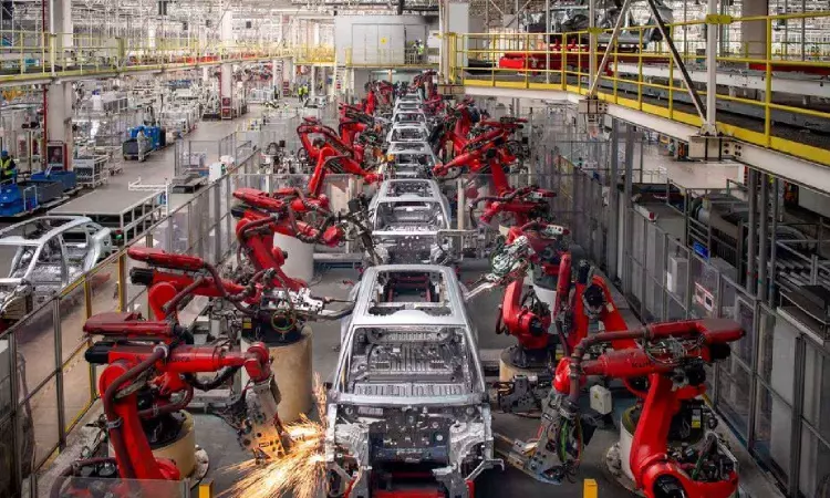 Chinas factory activity shrinks again, weak demand hobbles economy Chinas factory activity shrinks again, weak demand hobbles economy