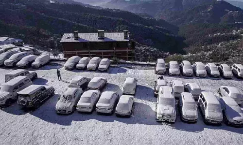 Himachal shivers at sub-zero temperatures as snowfall, rain continue; 720 roads blocked