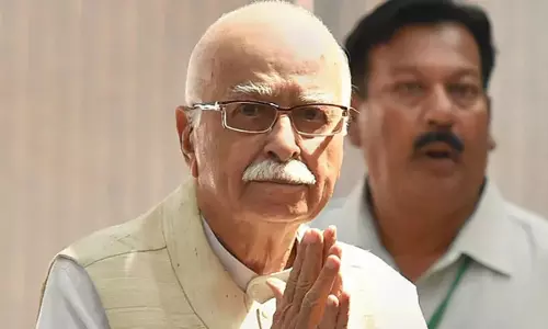 LK Advani being given Bharat Ratna so that BJPs votes dont get scattered: SP chief