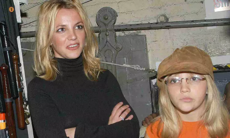 Britney Spears shares candid throwback picture with sister Jamie Lynn