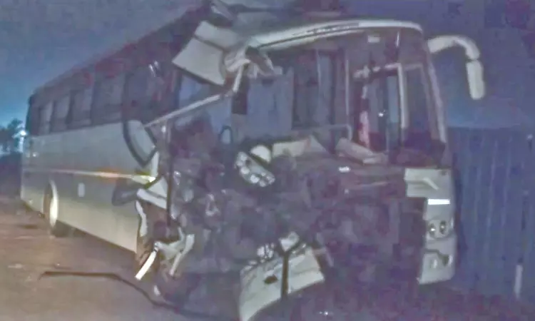 Couple, ten others injured in road accident near Sriperumbudur Couple, ten others injured in road accident near Sriperumbudur