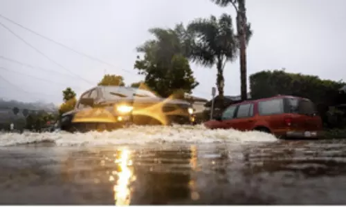 Heavy downpour, floods batter California