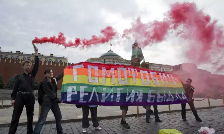 First Russians are fined or jailed over rainbow-colored items after LGBTQ+ ‘movement’ is outlawed