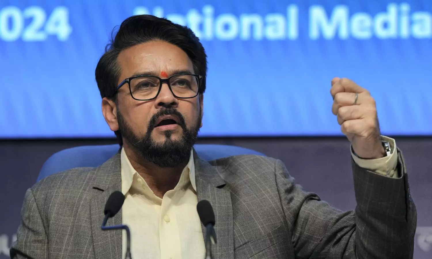 Rahul raising Modis caste issue to hog headlines: Anurag Thakur