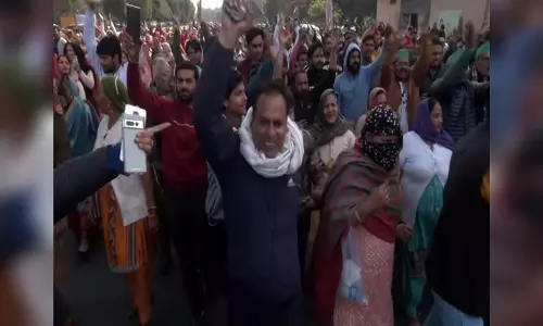 Farmers stage protest march towards Parliament from Delhi-Noida Chilla border