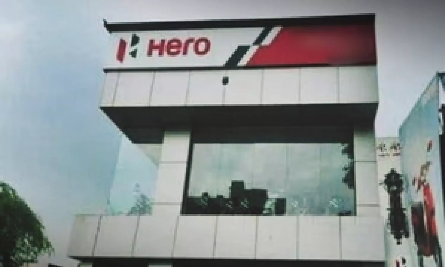 Hero MotoCorp clocks 51% surge in q3 net profit, declares dividend of Rs 100 a share