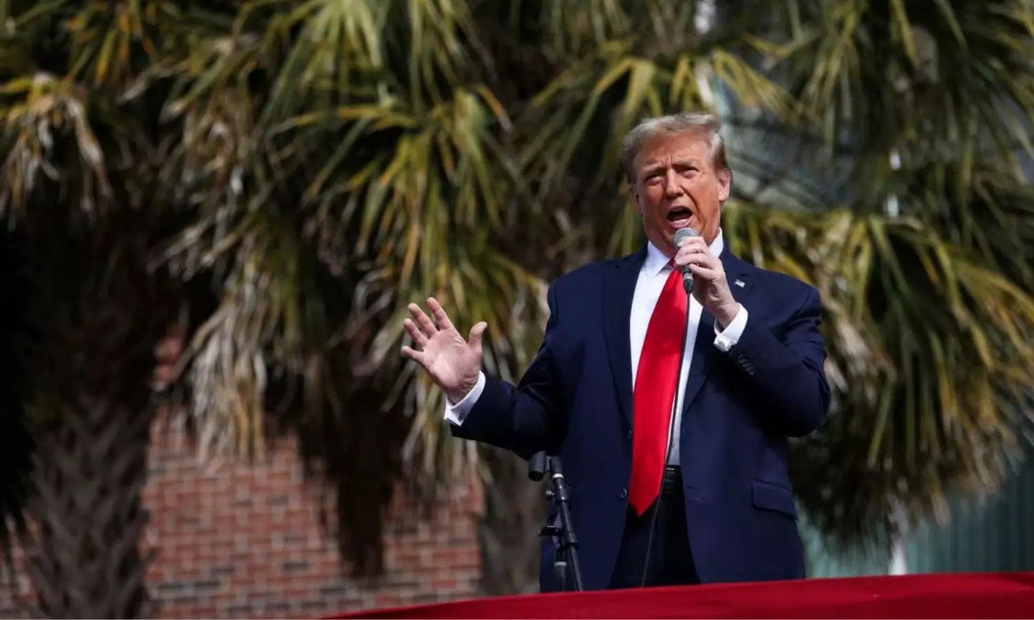 Trumps NATO comments draw scorn, White House calls them unhinged