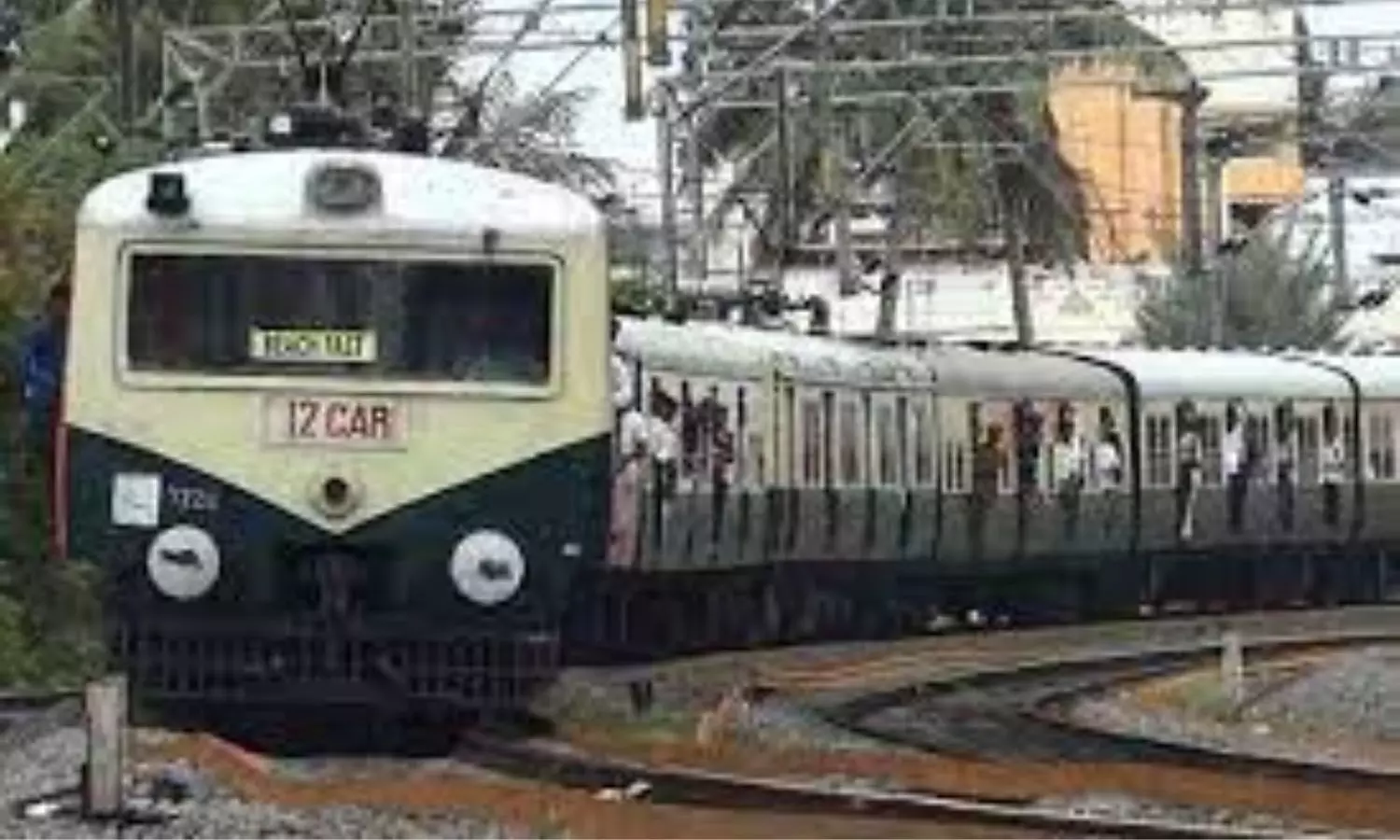 Passengers unaware of S Rly announcement on cancellation stranded in rly stations