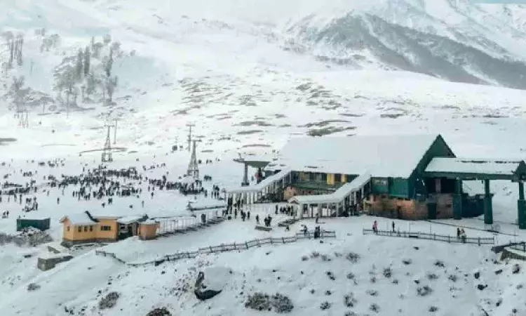 Gulmarg witnesses tourist surge after much awaited snowfall