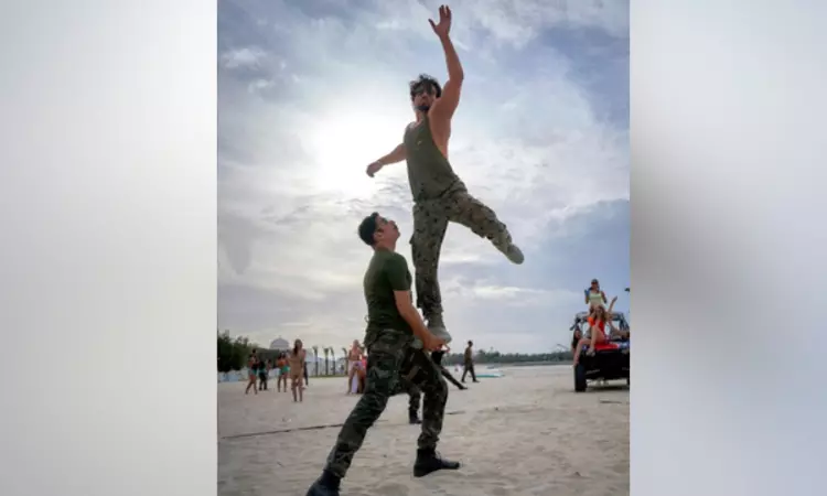 For Akshay & Tiger, it’s ‘bromance over romance’ on V-Day For Akshay & Tiger, it’s ‘bromance over romance’ on V-Day