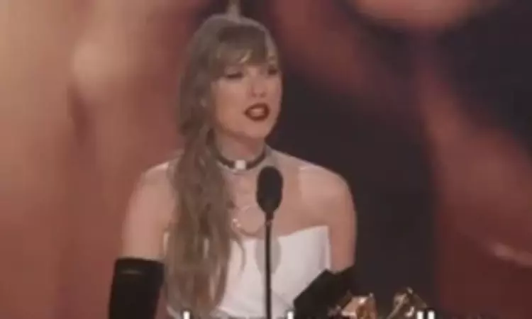 Taylor Swift donates $100K to family of woman killed at Chiefs victory parade shooting
