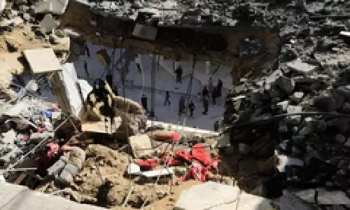 40 Palestinians killed in Israeli raids in Gaza