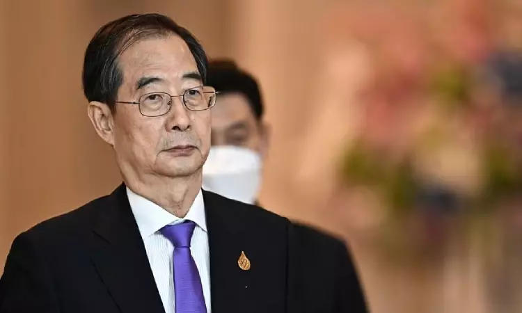 South Korea PM asks doctors not to quit over planned medical student increase