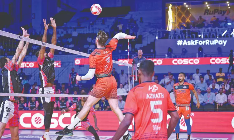 Black Hawks’ sensational comeback stuns Mumbai Black Hawks’ sensational comeback stuns Mumbai