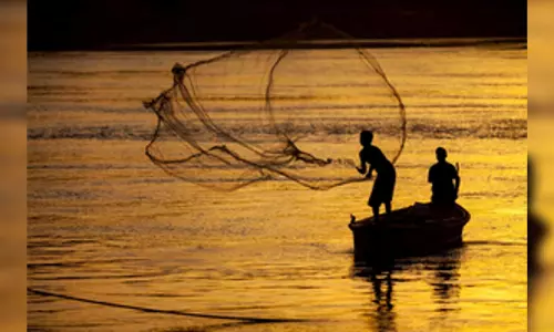 Frequent arrests by Sri Lankan Navy: TN fishermen protest march to Ramanathapuram collectorate