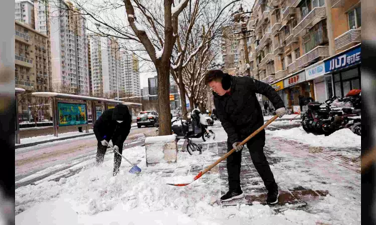 Chinese capital closes highways after heavy snowfall