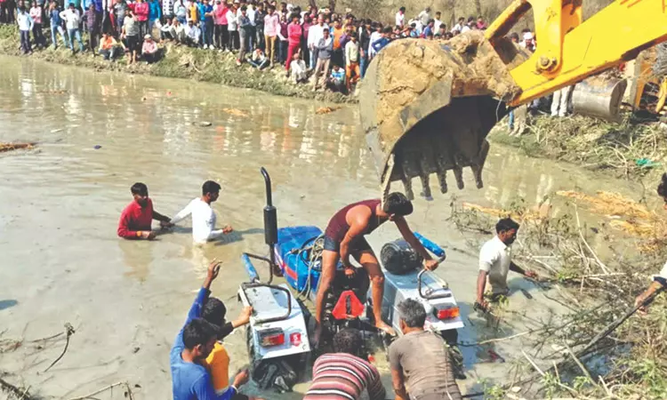 22 die as tractor-trolley falls into pond in UP
