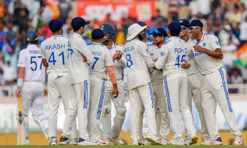 India slip to 10/2 chasing 124 on Day 3 against South Africa