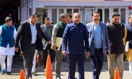 Himachal BJP leaders to meet Governor, demand floor test on Wednesday